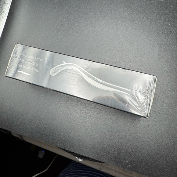 Microneedle Face Roller System- New sealed in box - Picture 5 of 5